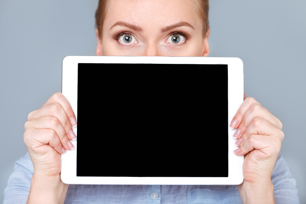 Behind the Screens: The Ethics of Medical VRI & Sign Language Interpreters